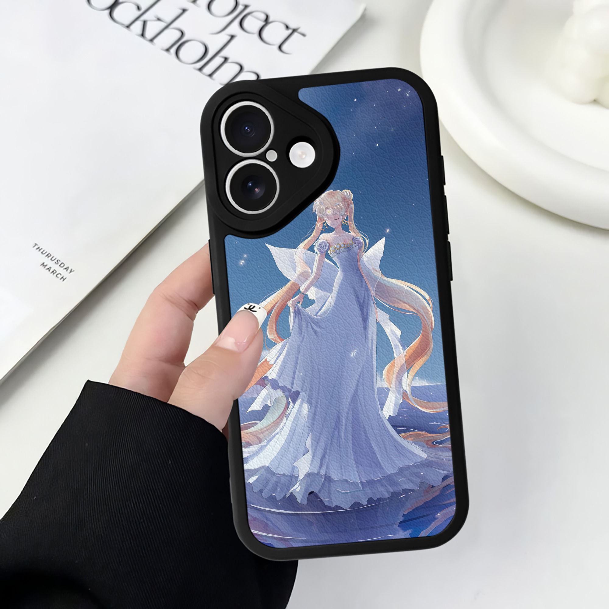 （画像用） 美少女戦士セーラームーン Sailor Moon 【iPhone 16シリーズ対応】シリコンスマホケース（レザー調） 材質：シリコン